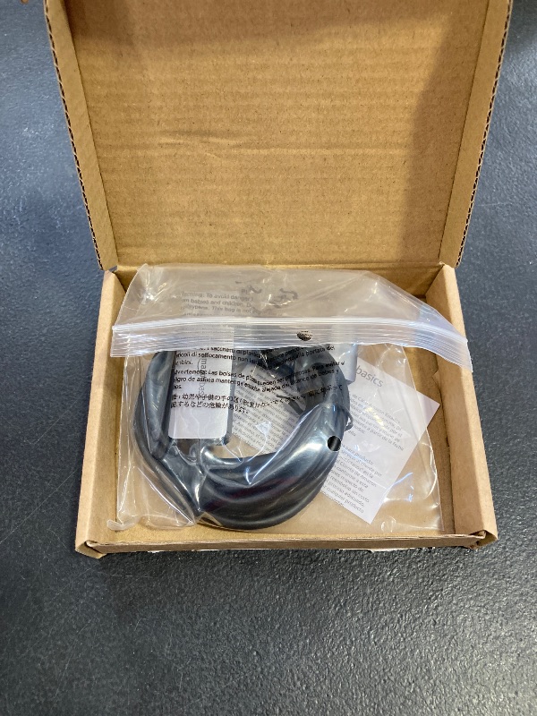 Photo 1 of Amazon Basics DisplayPort to USB-C Cable, 4Kx2K@60Hz, Aluminum Housing, 6 Feet, Black