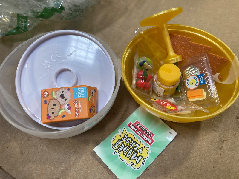 Photo 1 of MGA's Miniverse Make It Mini Holiday Series Mini Collectibles - Seasonal, National Lampoon's Christmas Vacation Blind Packaging, DIY, Resin Play, Replica Food, NOT Edible, Collectors, 8+