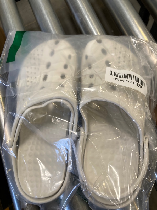 Photo 1 of SOSOWHLTE Men's and Women's Arch Support Clogs Garden Shoes Slip-on Outdoor Beach Slippers with Removable Cushion Insole White Size 5.5-6.5 Female,4.5-5.5Male
