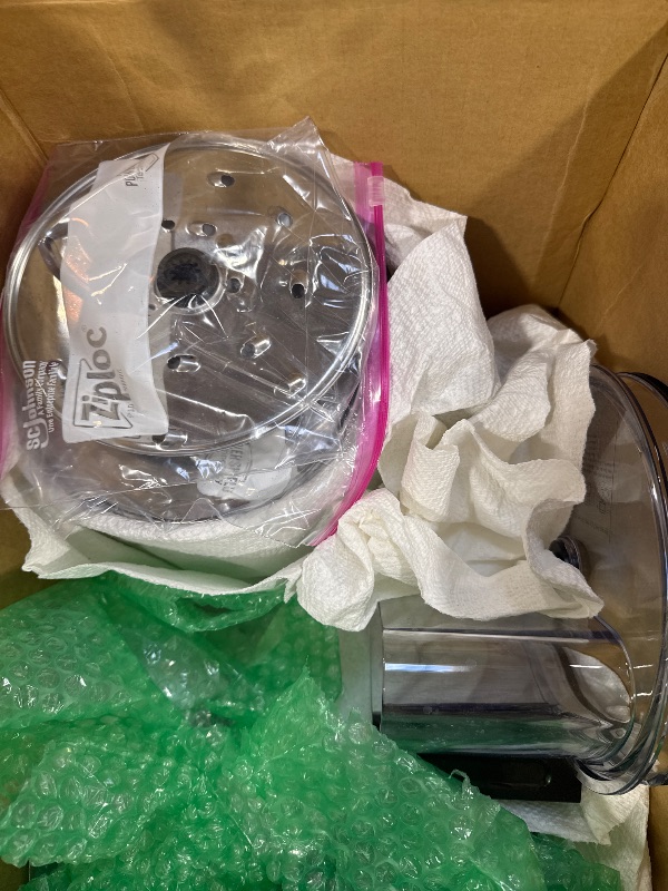 Photo 1 of FOR PARTS ONLY// 14 Cup Food Processor, French-Fry-Cutter, Blending, Mixing, Shredding, and Slicing, Meat and Vegetable Chopping, Doughing for Home Use, Mincing, and Pureeing,4 Speeds,600W
