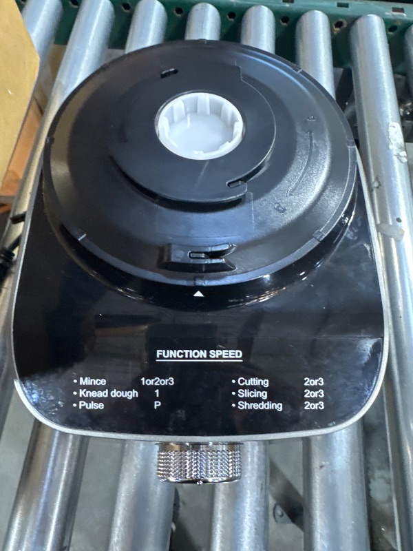 Photo 1 of FOR PARTS ONLY// 14 Cup Food Processor, French-Fry-Cutter, Blending, Mixing, Shredding, and Slicing, Meat and Vegetable Chopping, Doughing for Home Use, Mincing, and Pureeing,4 Speeds,600W
