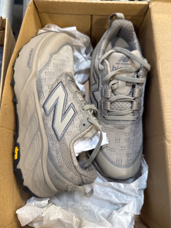 Photo 1 of New Balance Mens Fresh Foam X Hierro V9  w6.5
