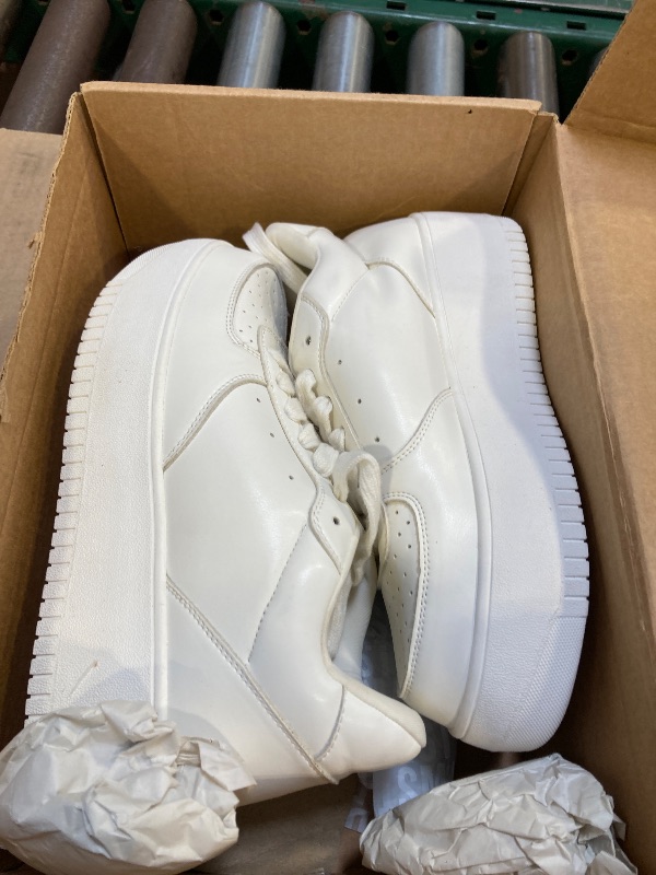 Photo 1 of Steve Madden Perrin White Sneakers size 9 