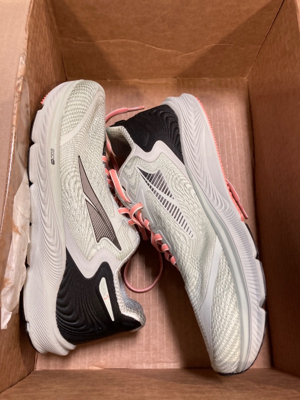 Photo 1 of ALTRA Torin 5 Women's Torin 5, Grey Coral, 6 US