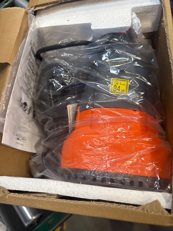 Photo 1 of Sump Pump 1HP 4500 GPH Submersible Water Pump Portable Transfer Water Pump Utility Pump for Pool Patio Draining Basement(orange)