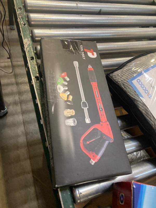 Photo 1 of Tool Daily Deluxe Pressure Washer Gun, with Replacement Wand Extension, 5 Nozzle Tips, M22 Fitting, 40 Inch, 5000 PSI
