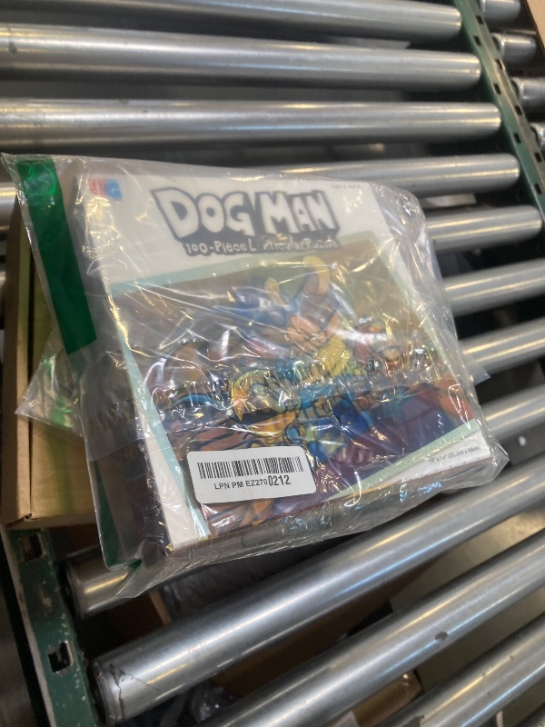 Photo 1 of University Games, Dog Man Adventures Lenticular 100 Piece Puzzle