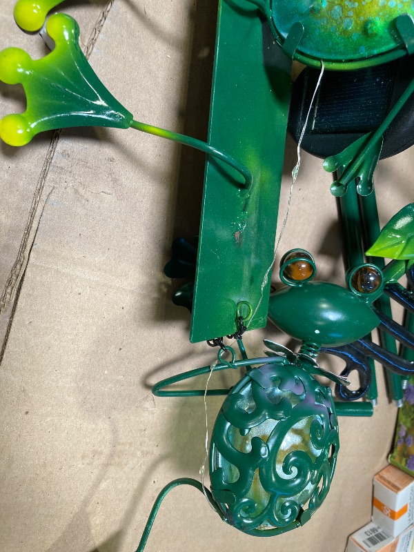 Photo 1 of HONGLAND Outdoor Garden Solar Lights,Frog Swing Garden Decor,Frog Decorative Stake with Welcome Sign for Landscape Patio Yard (48 inch)