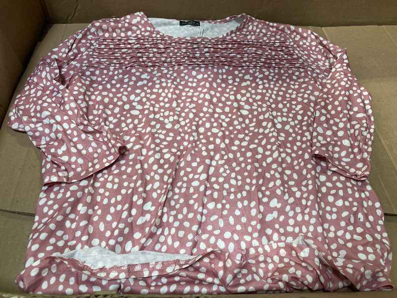 Photo 1 of  Women's Loose Top, Blouse SIZE 2XL
