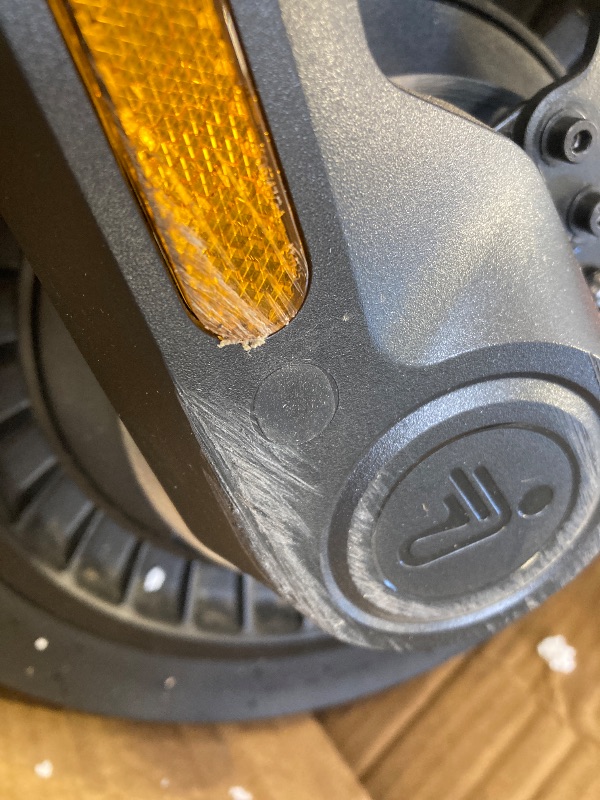 Photo 1 of Segway Ninebot Max G3 Electric Scooter, 28 mph Top Speed w/ 50 Miles Max Range, 2000W Peak Motor, Dual Hydraulic Suspension, Fast Charging Scooter for Adults and Teens, UL-2272 2271 Certified
