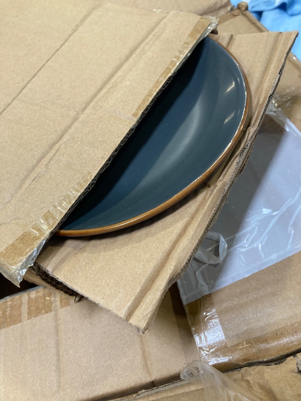 Photo 1 of Gibson Home Hazeltine 16 Piece Plates and Bowls Dishes Stoneware Ceramic Dinnerware Set - Black