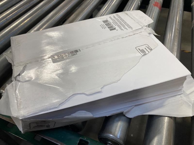 Photo 1 of Amazon Basics Multipurpose Copy Printer Paper, 8.5 x 11 Inches, 20 lb, 1 Ream, (500 Sheets), 92 Bright, White