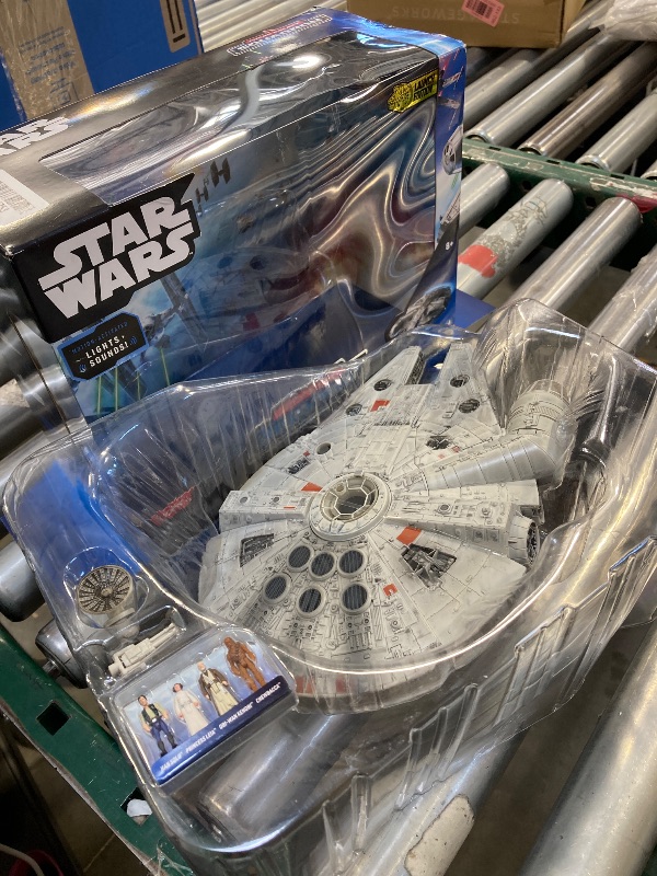 Photo 1 of Star Wars Feature Véhicle Millennium Falcon 225 cm Wave 1 Figurine