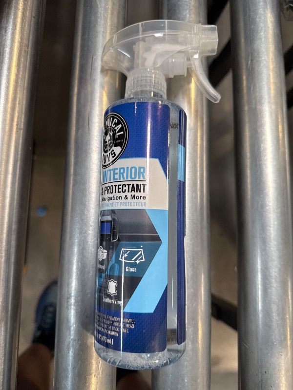Photo 1 of Chemical Guys Total Interior Cleaner & Protectant, Cleans & Protects Leather, Vinyl, Plastic, Rubber & Glass Streak-Free Finish for Cars, Trucks, SUVs, RVs & More - 16 oz