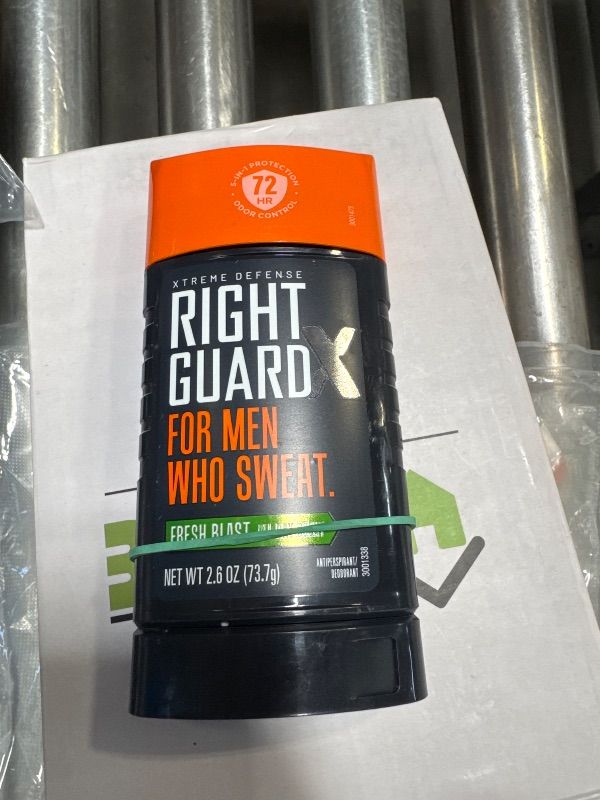 Photo 1 of Right Guard Xtreme Defense Fresh Blast Solid 2.6 Ounce 72Hr (76ml) 