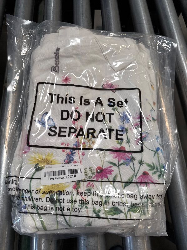 Photo 1 of Bencailor 6 Pcs Summer Floral Canvas Tote Bags Bulk Reusable Wildflowers Tote Bags for Women Daily Life Vacation Shopping