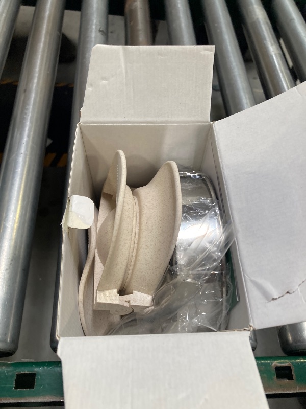 Photo 1 of MUMSUNG Empanadas press mold maker Set, Dumpling Mold Set for Pierogi, Pastelitos, Calzone, Turnovers, Chinese Dumpling, White 2 Sizes (4"+3")