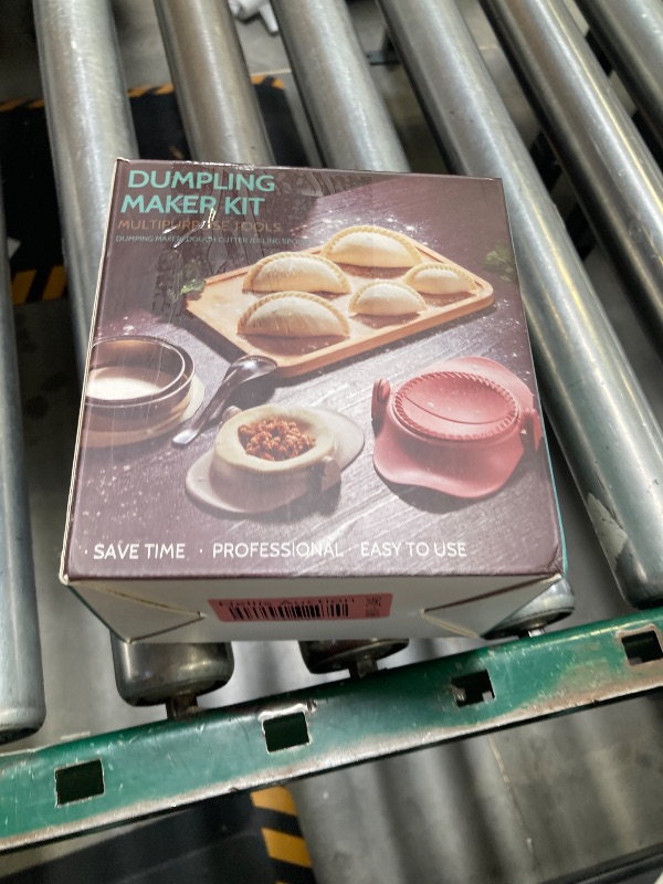 Photo 1 of MUMSUNG Empanadas press mold maker Set, Dumpling Mold Set for Pierogi, Pastelitos, Calzone, Turnovers, Chinese Dumpling, White 2 Sizes (4"+3")