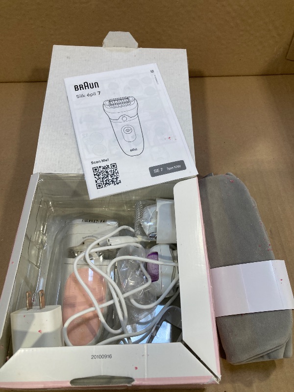 Photo 1 of Braun Epilator Silk-épil 7, Hair Removal Device, Women Shaver & Trimmer, Wet and Dry, Wide Head, Includes Shaver Head and Trimmer Comb, SE7-041, Silver