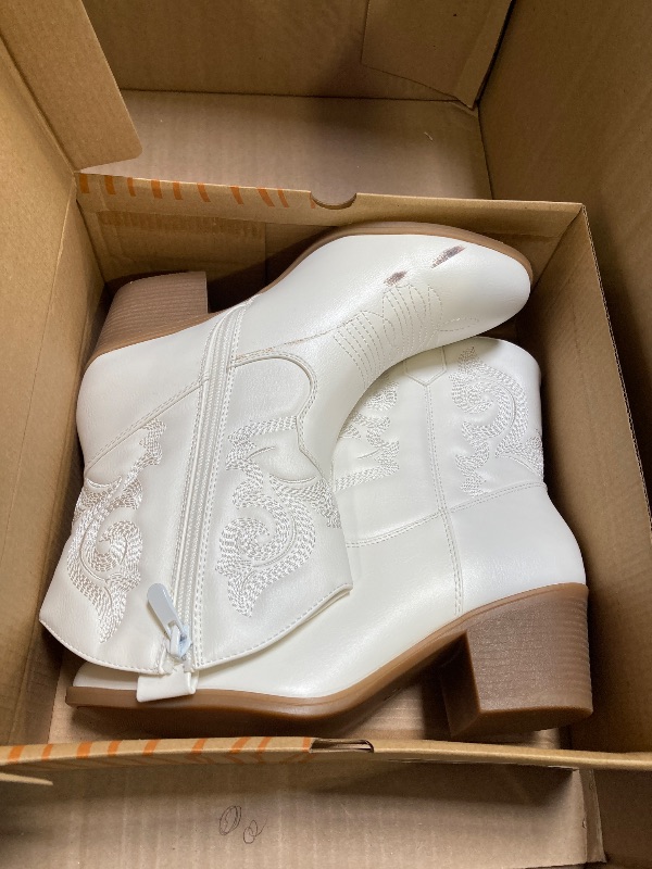 Photo 1 of GLOBALWIN Women's White Cowgirl Boots Ankle To Mid Calf Fashion Western Cowboy Boots For Women Chunky Low Heel Size 7.5M