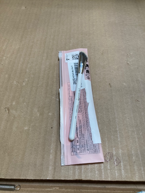 Photo 1 of Albeaut Concealer Brush, Angled Under Eye Makeup Small Foundation Precision Face Blending Brush (193 concealer brush)