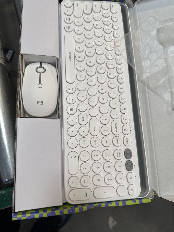 Photo 1 of seenda Bluetooth Keyboard and Mouse for iPad, CTU-301 Multi-Device Bluetooth + 2.4G Wireless Keyboard Mouse with Tablet Holder for MacBook/Windows Computer, iOS/Andriod Tablet Phone, White