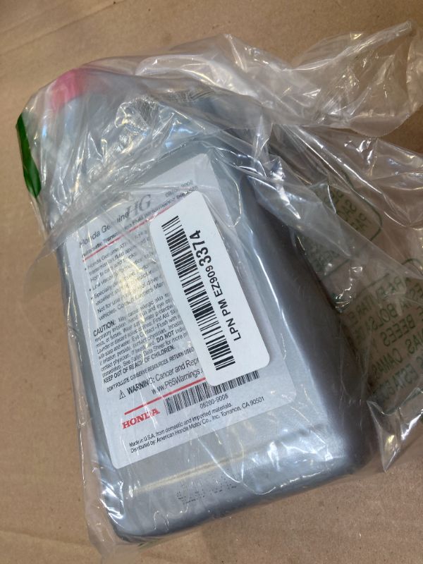 Photo 1 of Genuine Honda 08200-9008 Automatic Transmission Fluid ATF DW-1 (ATF-Z1) 2 Quarts