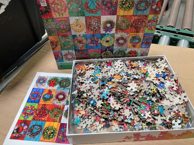 Photo 1 of Ceaco - Holiday Wreaths - 2000 Piece Jigsaw Puzzle
