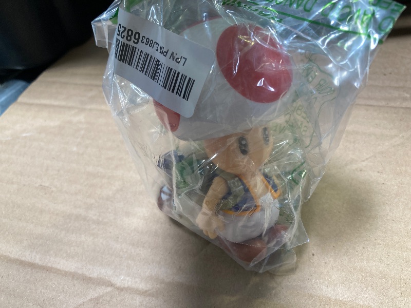 Photo 1 of THE SUPER MARIO BROS. MOVIE - 5 Inch Action Figures Series 1 – Toad Figure with Frying Pan Accessory