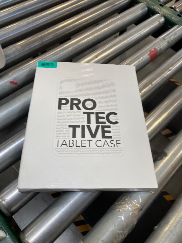 Photo 1 of ESR for iPad Air 13 Inch Case M3/M2 (2025/2024), Thin and Lightweight, Shock and Drop Protection, Yellowing Resistant, Hard Back, Supports Pencil Pro and Pencil(USB-C), Classic Series, Clear