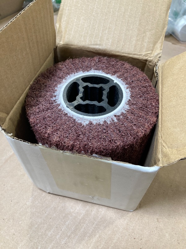 Photo 1 of SHITIME 4.7" x 4" Non Woven Wire Brush Drum Surface Conditioning Tool?Abrasive Drawing Wheel Wire Wheel Burnishing Tool for Metal Surface Polishing Grinding Removing Rust-3/4 Quad Keyway (1 Pack