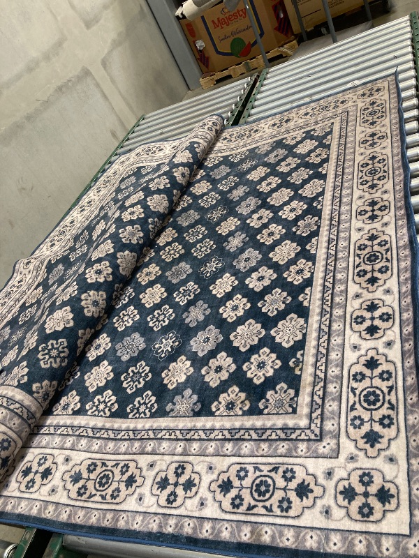 Photo 1 of AREA RUG 5'X7'
