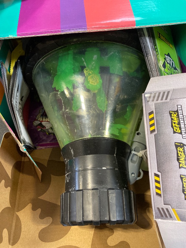 Photo 1 of Beast Lab - Stealth Strike Big Cat Beast Creator. Add Ingredients & Follow Experiment's Steps to Create Your Beast! with Bio Mist & 80+ Lights, Sounds & Reactions - Style May Vary | Amazon Exclusive