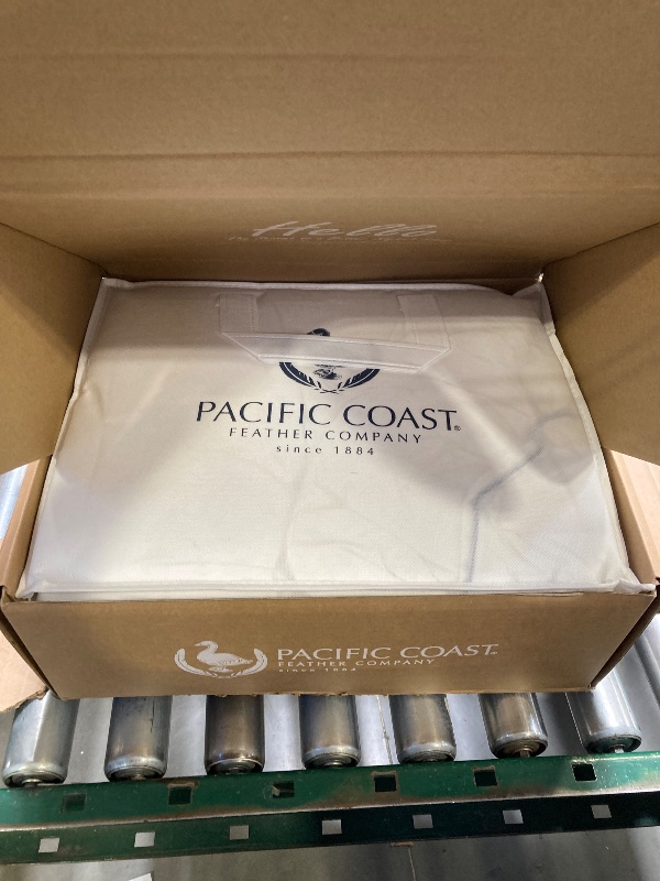 Photo 1 of PACIFIC COAST Down Comforters Queen Size, 100% Cotton Duvet Insert, Extra Fluffy White Comforter, Ultra-Soft, Breathable, All Season Hotel Luxury Bedding Comforters, 8 Corner & Center Loops (90"x90")