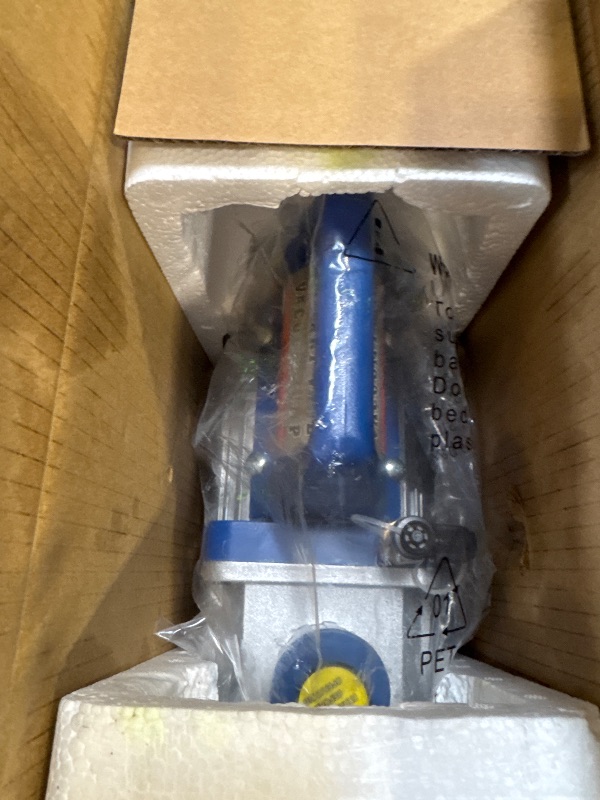 Photo 1 of VIVOHOME 110V 1/3 HP 4CFM Single Stage Rotary Vane Air Vacuum Pump and R134a AC Manifold Gauge Set Kit with Leak Detector Carry Bag for HVAC Air Conditioning Refrigeration Recharging ETL Listed
