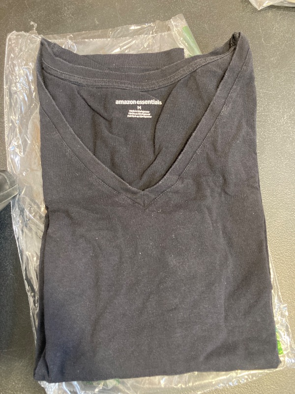 Photo 1 of Amazon Essentials Women's Regular-Fit 3/4 Sleeve V-Neck T-Shirt (Available in Plus Size), Black, Medium