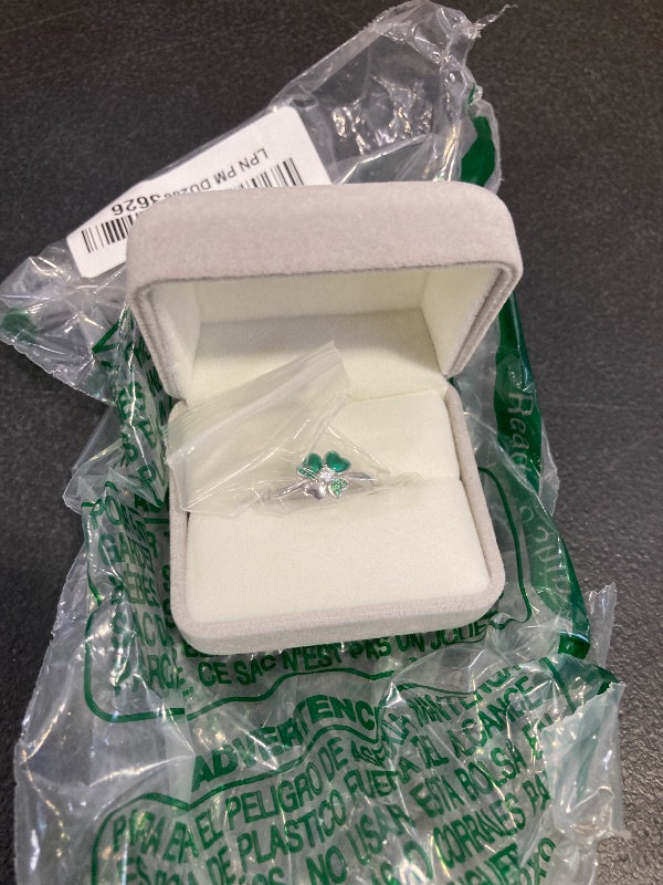 Photo 1 of Talonior Shamrock Ring St Patricks Day Four Leaf Clover Rings for Women Sterling Silver Irish Lucky Green Clover Shamrock Jewelry Gifts Size 8