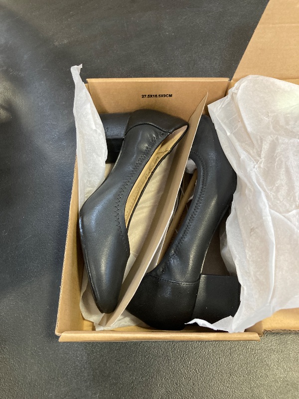 Photo 1 of Amazon Essentials Women's Ballet Pump, Black, 7.5