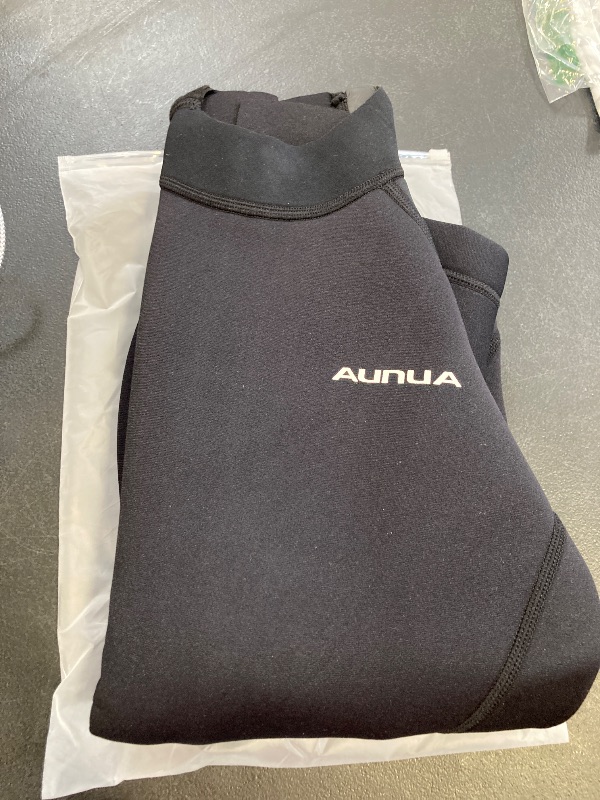 Photo 1 of Kids Wetsuit for Youth Boys Girls, 3/2mm Full Wetsuit & 3mm Shorty Wetsuit for Swimming, Surfing SIZE 10
