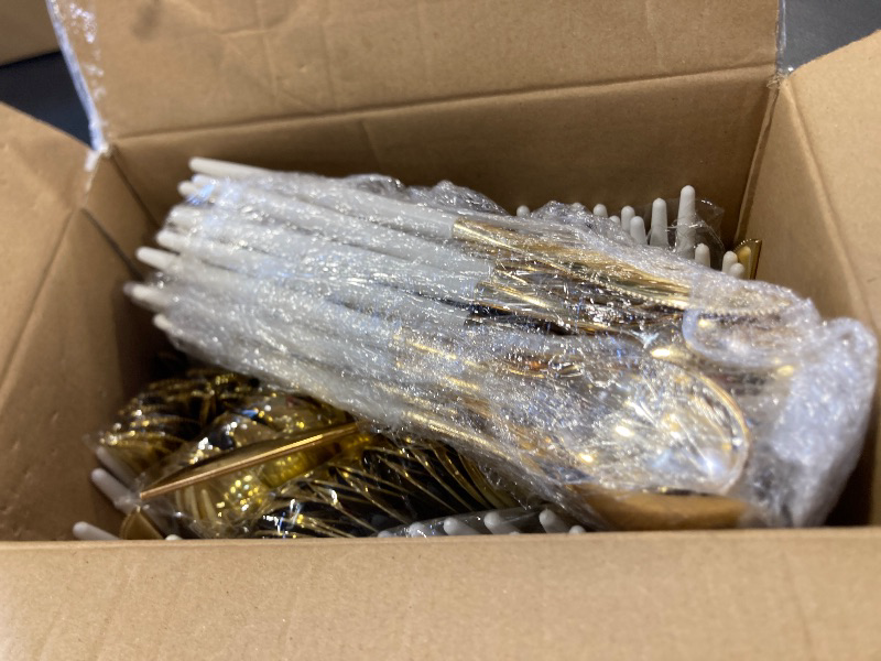 Photo 1 of I00000 300 Pcs Gold Plastic Silverware - Gold Disposable Silverware - Premium White Cutlery Set Include 100 Forks 100 Knives 100 Spoons,Plastic Cutlery Party Set for Party & Wedding