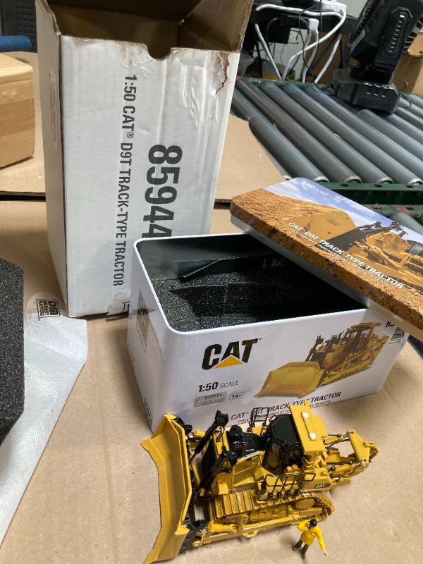 Photo 1 of Diecast Masters 1:50 Scale Caterpillar D9T Track-Type Tractor | High Line Series Cat Trucks & Construction Equipment Model 85944