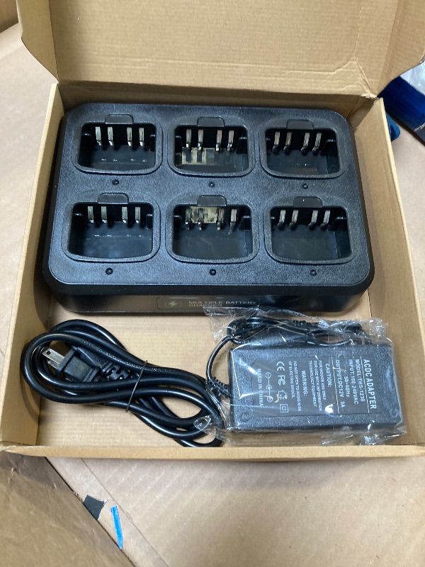Photo 1 of Teseko WPLN4232 WPLN4226 Six-Way Charger Multi Unit Charger for Motorola XPR7550 XPR6550 XPR6350 XPR3500 XPR3300e XPR7350e XPR7550e XPR7580e APX4000 APX1000 XiR P8268 Radio