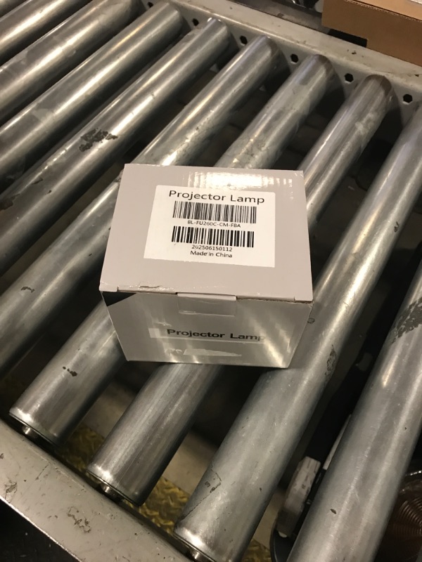 Photo 1 of AOERUOW BL-FU260C / BL-FP260C / NP35LP Replacement Lamp with Housing for OPTOMA DH400,DH401,DU400,EH416,EH416e,W416,WU416,X416,W402,X402 for NEC NP-V302H,NP-V332W,NP-V332X,NP-V332XJD,NP-V332WJD