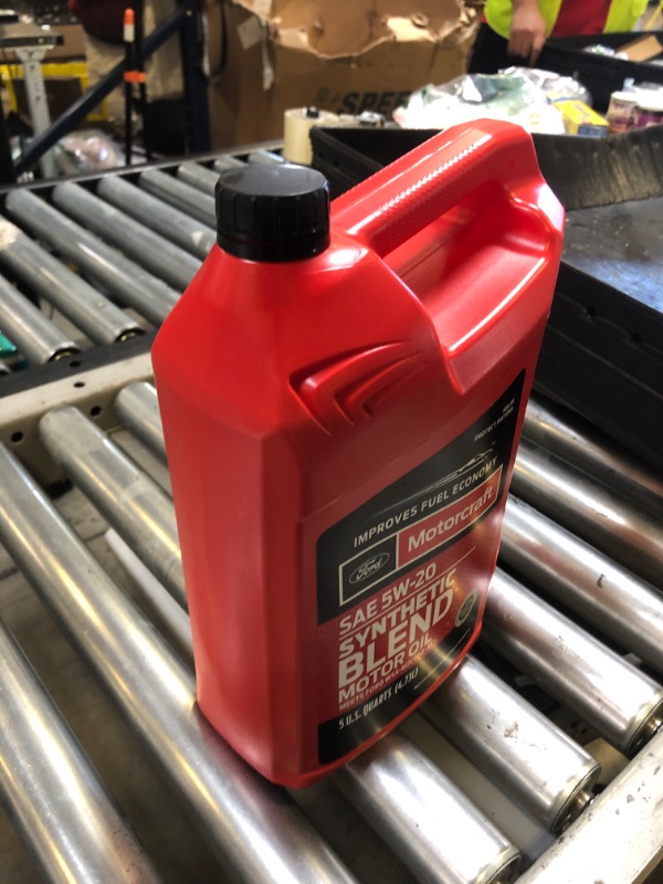 Photo 1 of Genuine Ford Accessories (XO-5W20-5QSP) SAE 5W-20 Premium Synthetic Blend Motor Oil - 5 Quart