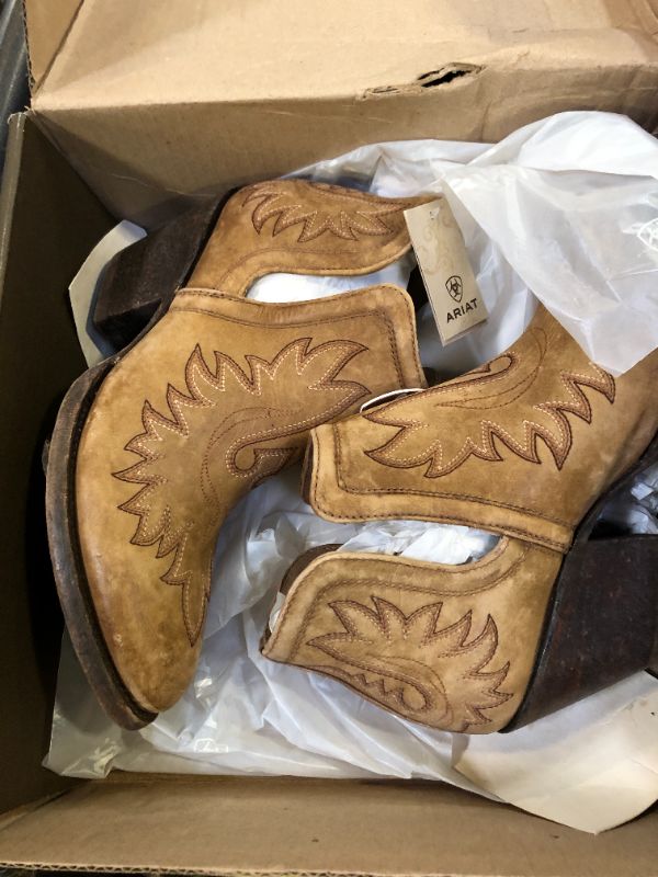 Photo 1 of ARIAT Women’s Dixon R Toe Western Boot    Size 9
