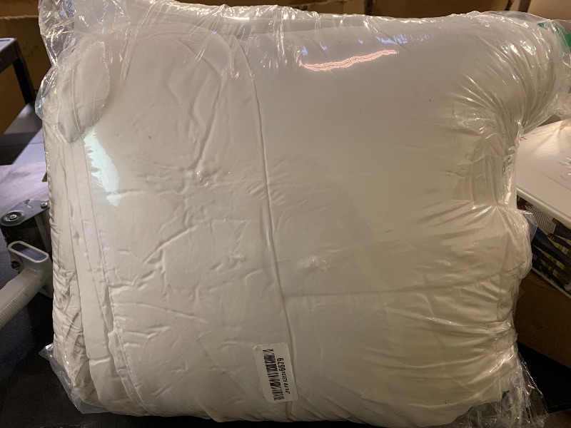 Photo 1 of Bedsure Comforter Duvet Insert - Quilted Comforters Queen Size, All Season Duvet, Down Alternative Bedding, with 8 Tabs, Gifts for Women/Men, White, Queen 88 x 88 Inches