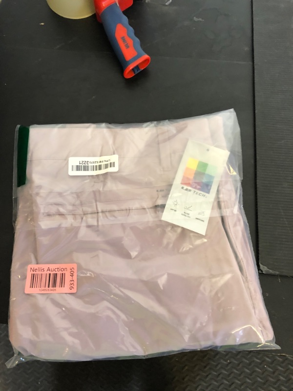 Photo 1 of Unionbay Men's UB Tech 9" Stretch Flat Front Classic Chino, Poi SIZE 40 