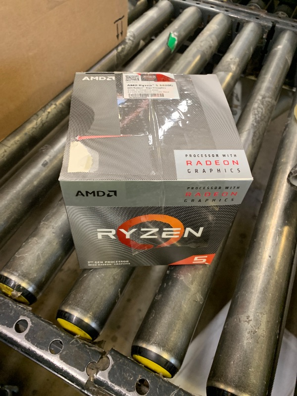 Photo 1 of AMD Ryzen 5 3400G 4-core, 8-Thread Unlocked Desktop Processor with Radeon RX Graphics