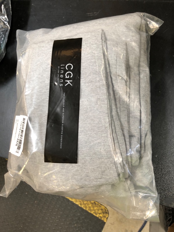 Photo 1 of King Size 4 Piece Sheet Set - Comfy Breathable & Cooling Bed Sheets Set - Hotel Luxury Bedding for Women, Men, Kids, Teens, Boys & Girls - Deep Pockets, Soft & Wrinkle Free - Grey (Heathered Sheets)