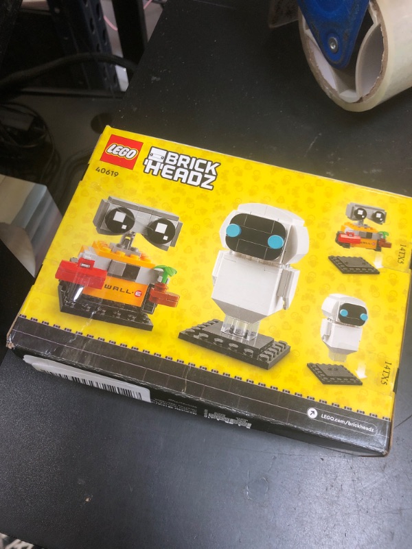 Photo 1 of LEGO Brickheadz Wall-E and Eve 40619